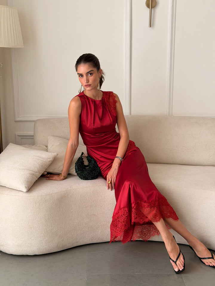 THE ROUGE SKIRT