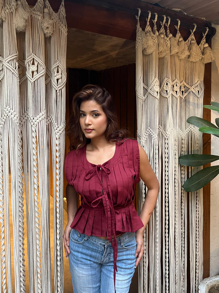 SCARLET TOP